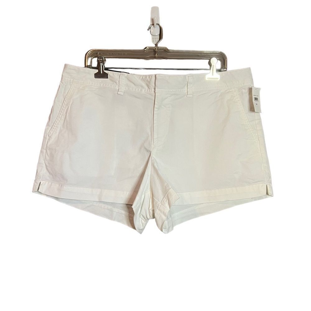 NWT! Gap optic white city short. Size 14